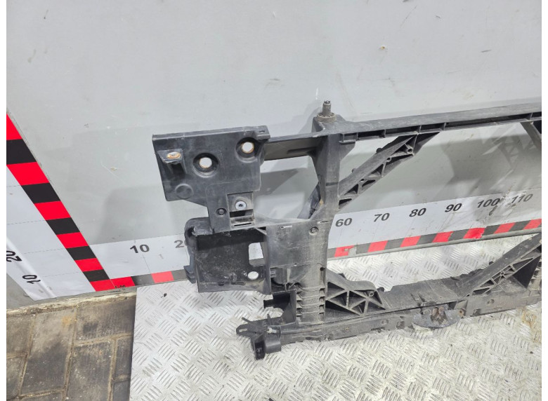 Передняя панель крепления облицовки (телевизор) к Renault Megane, 2010г.