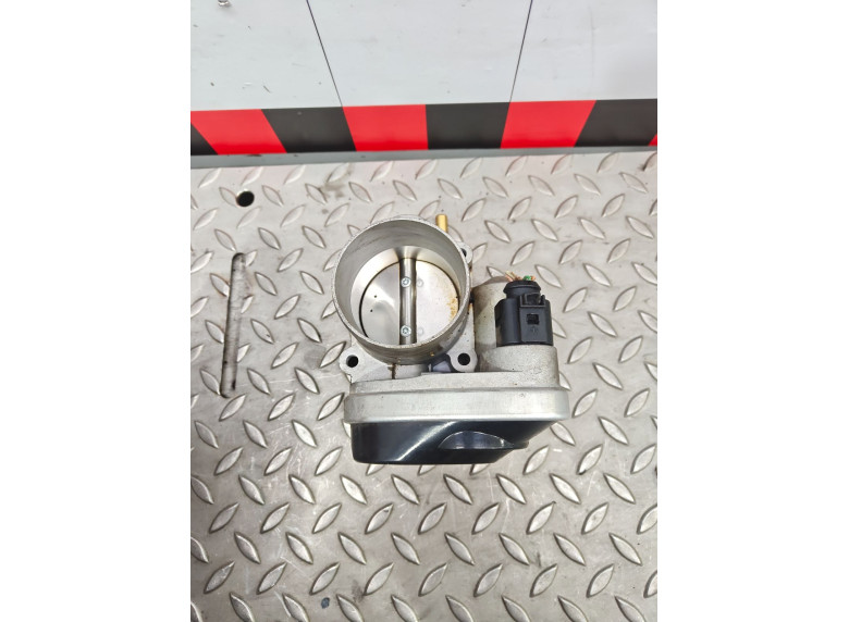 Заслонка дроссельная к Renault Megane, 2004г.