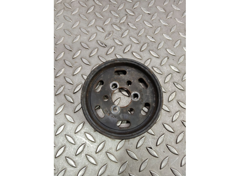 Шкив насоса гидроусилителя к Volkswagen Golf, 2000г.