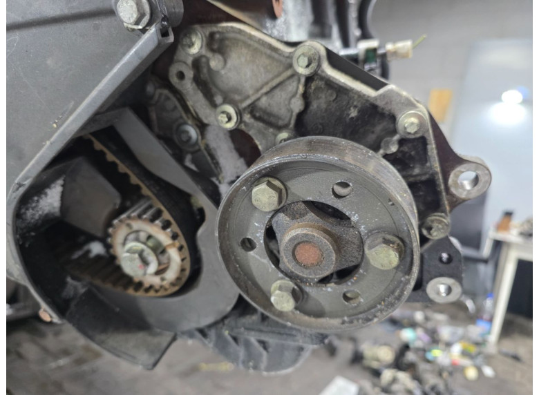 Шкив помпы к Renault Scenic, 2000г.