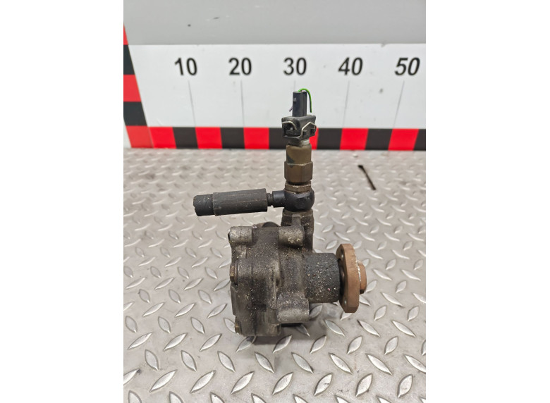 Насос гидроусилителя руля к Volkswagen Golf, 2001г.