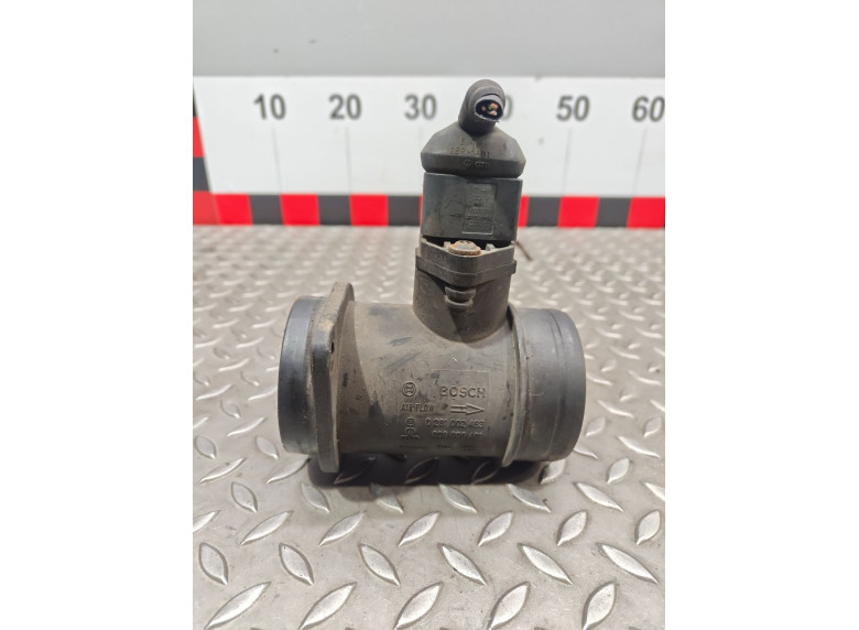 Расходомер воздуха к Volkswagen Passat, 2000г.