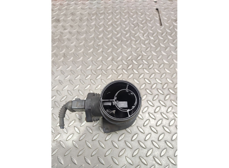 Расходомер воздуха к Volkswagen Passat, 2000г.