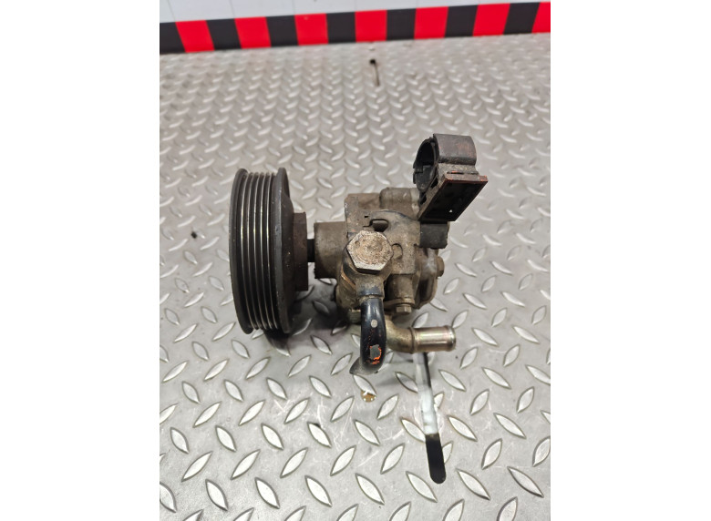 Насос гидроусилителя руля к Volkswagen Golf, 2002г.