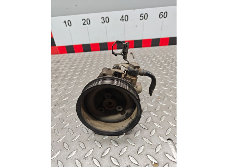 Насос гидроусилителя руля к Volkswagen Golf, 2002г.