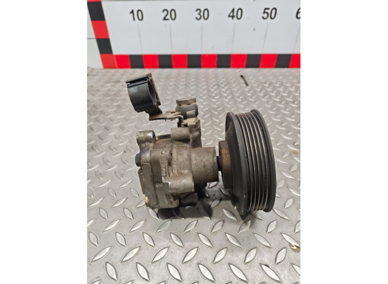 Насос гидроусилителя руля к Volkswagen Golf, 2002г.