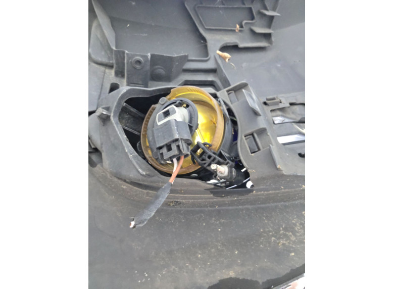 Фара противотуманная правая к Volkswagen Golf, 2009г.