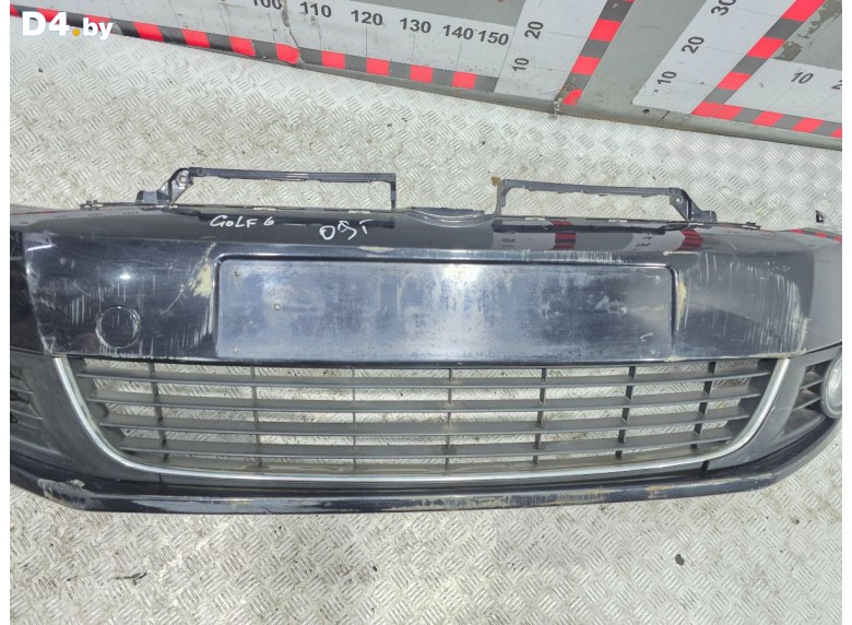 Заглушка (решетка) в бампер передний к Volkswagen Golf undefined г.