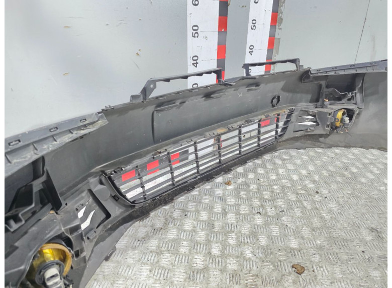 Бампер передний к Volkswagen Golf, 2009г.