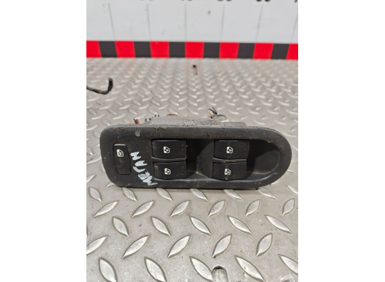 Блок управления стеклоподъемниками к Renault Megane, 2004г.