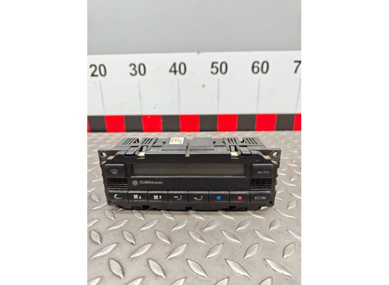 Блок управления печки/климат-контроля к Volkswagen Passat, 2002г.