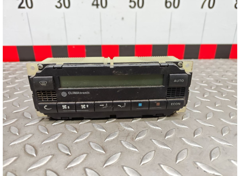 Блок управления печки/климат-контроля к Volkswagen Passat, 1998г.