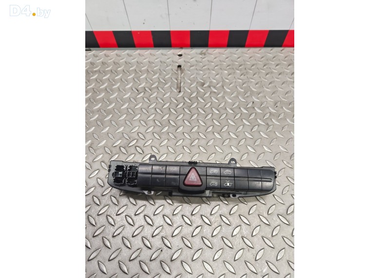 Кнопка аварийной сигнализации к Mercedes VitoW639 undefined г.