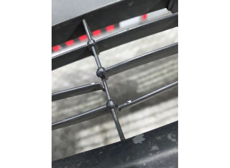 Заглушка (решетка) в бампер передний к Заглушка (решетка) в бампер передний к Ford Focus undefined г. Focus