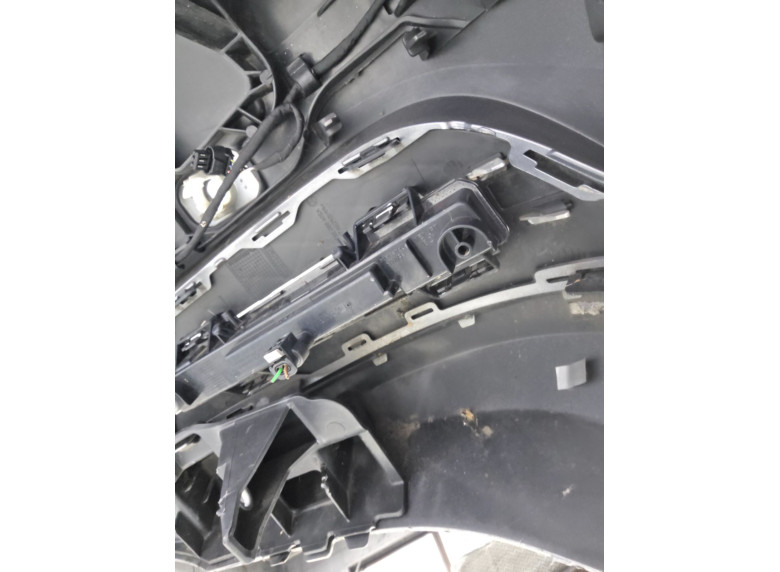 Рамка фары противотуманной левой к Mercedes C W204, 2012г.