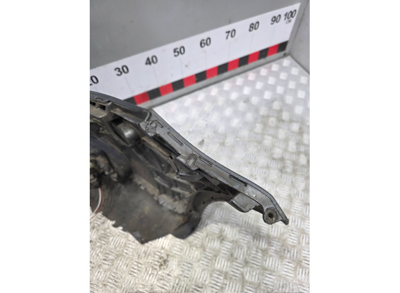 Бампер передний к Volkswagen Golf, 2006г.