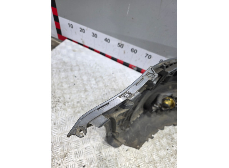 Бампер передний к Volkswagen Golf, 2006г.