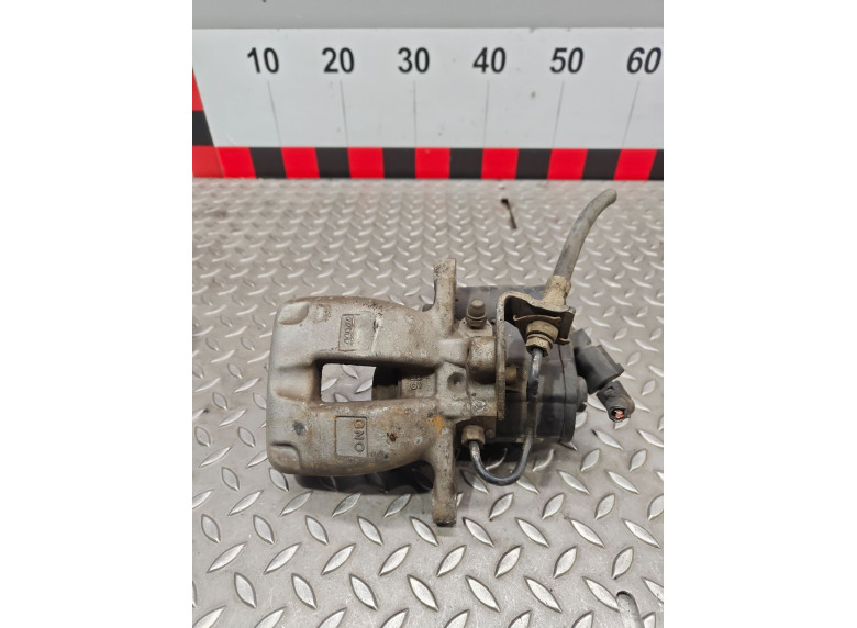 Суппорт задний правый к Volkswagen Passat, 2006г.