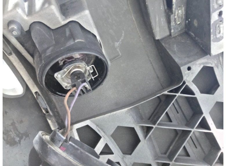 Фара противотуманная левая к Audi A4, 2000г.