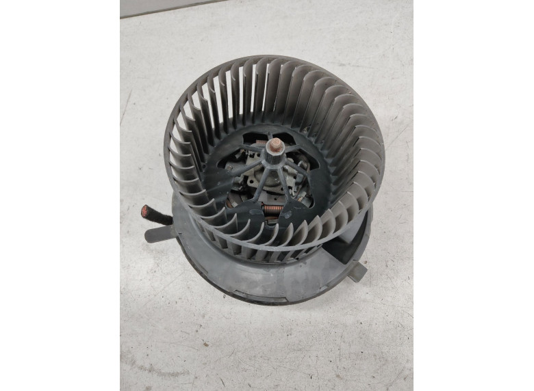 Моторчик печки к Volkswagen Golf, 2004г.