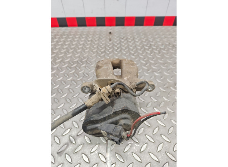 Суппорт задний левый к Volkswagen Passat, 2006г.