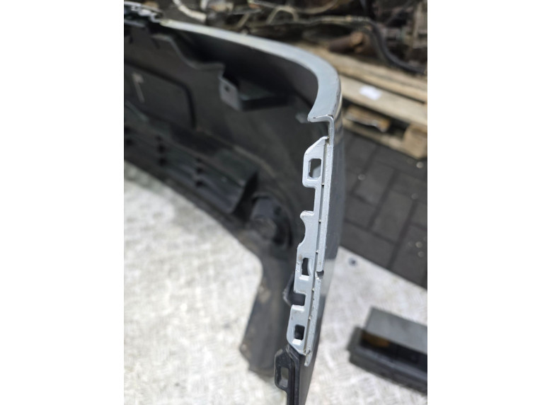 Накладка на бампер к Nissan NV200, 2010г.