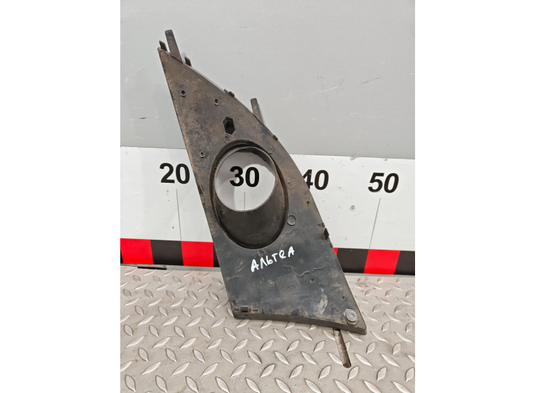 Рамка фары противотуманной правой к Seat Altea, 2005г.