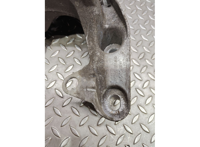 Кронштейн двигателя к Audi A6, 2008г.