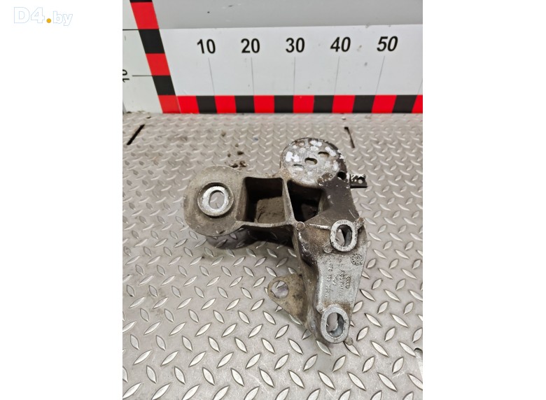 Кронштейн двигателя к Audi A6 undefined г.