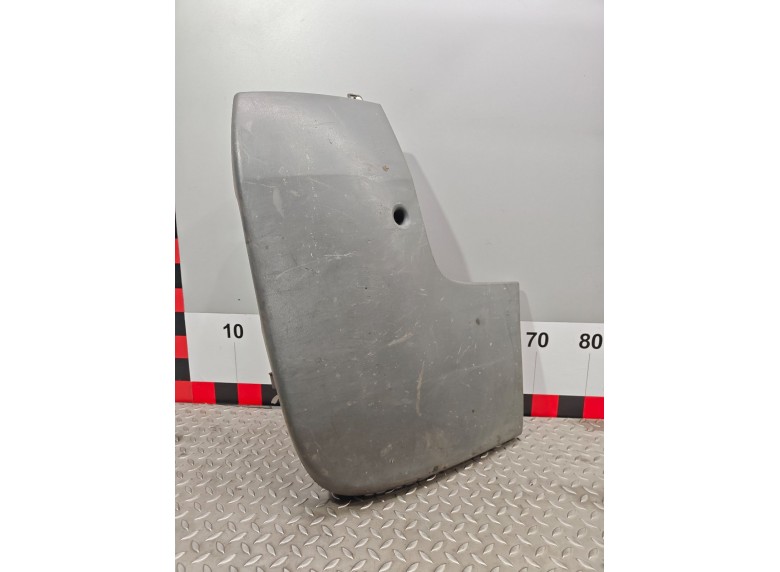 Клык бампера задний правый к Клык бампера задний правый к Renault Trafic undefined г. Trafic