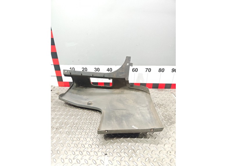 Клык бампера задний правый к Клык бампера задний правый к Renault Trafic undefined г. Trafic