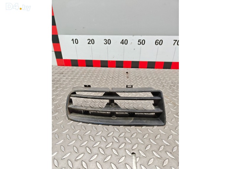 Заглушка (решетка) в бампер передний к Volkswagen Golf undefined г.