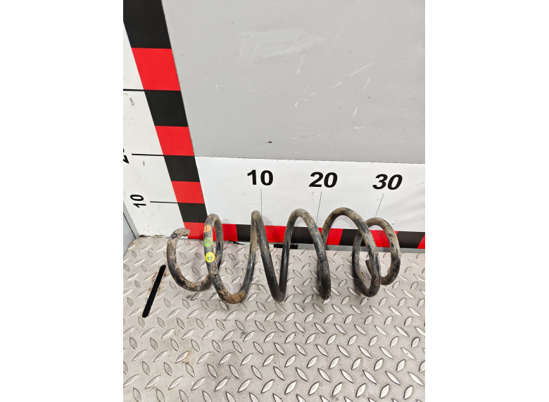 Пружина передняя к Volkswagen Passat, 2006г.