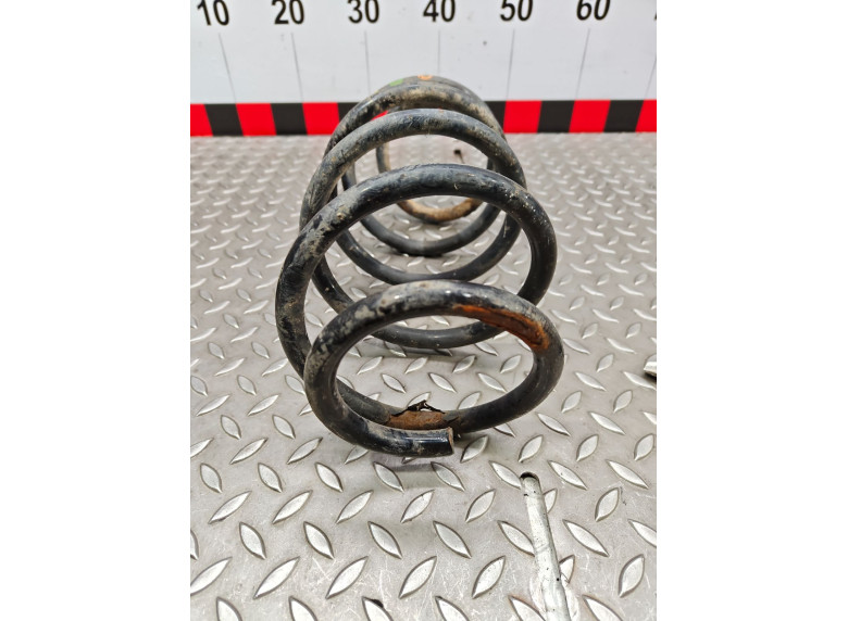 Пружина передняя к Volkswagen Passat, 2006г.