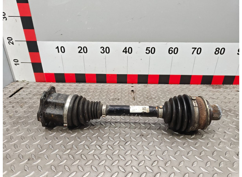 Полуось передняя правая (приводной вал, ШРУС) к Audi A4, 2021г.
