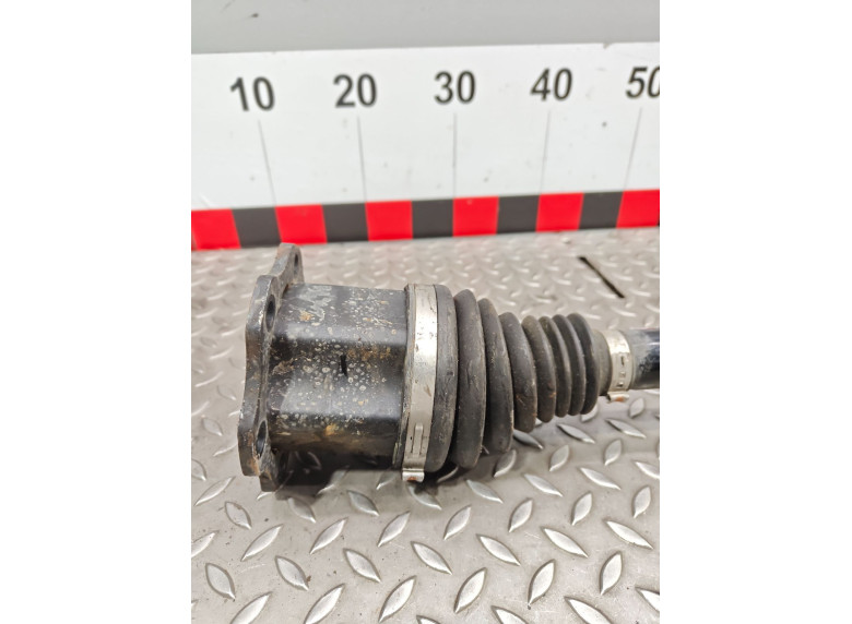 Полуось передняя правая (приводной вал, ШРУС) к Audi A4, 2021г.