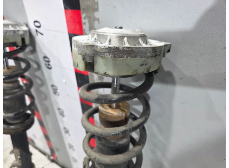 Опора амортизатора верхняя (чашка) к Audi A4, 2021г.