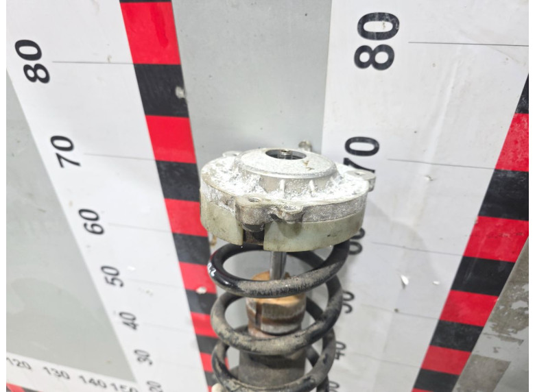 Опора амортизатора верхняя (чашка) к Audi A4, 2021г.