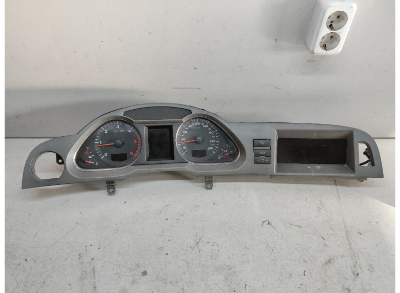 Кожух панели приборов к Audi A6, 2005г.