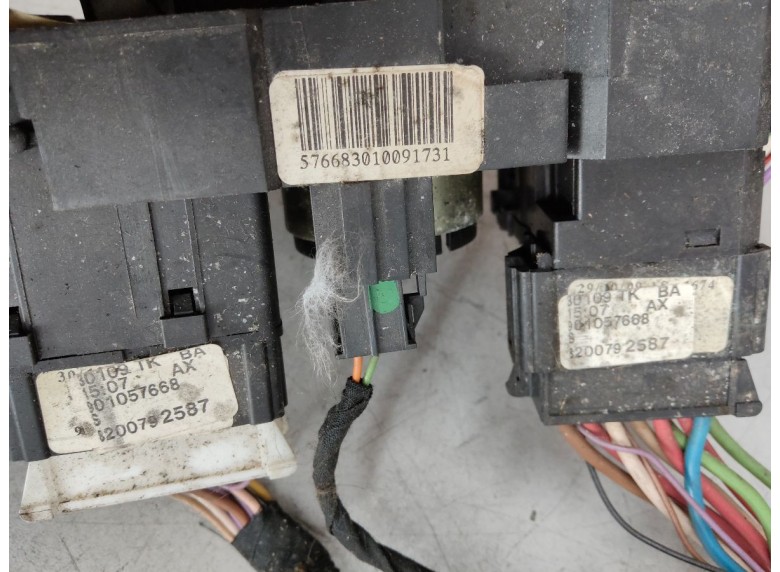 Переключатель подрулевой (стрекоза) к Переключатель подрулевой (стрекоза) к Dacia Logan undefined г. Logan