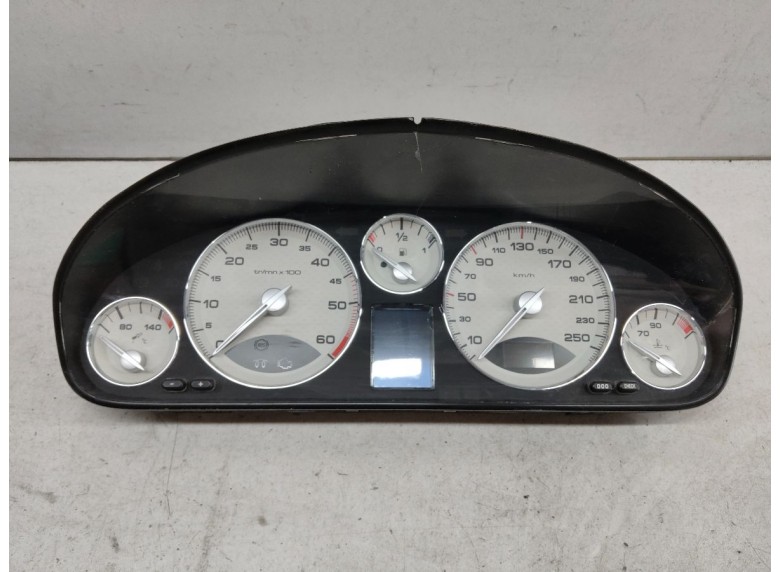 Щиток приборов (приборная панель) к Peugeot 607