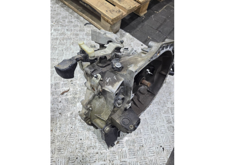 КПП механическая (МКПП) к Peugeot 208, 2013г.