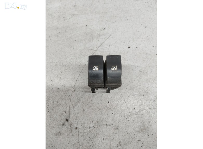 Кнопка стеклоподъемника переднего левого к Renault Espace undefined г.