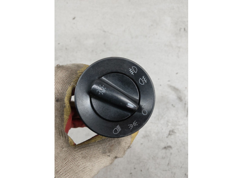 Переключатель света к Volkswagen Golf, 2000г.