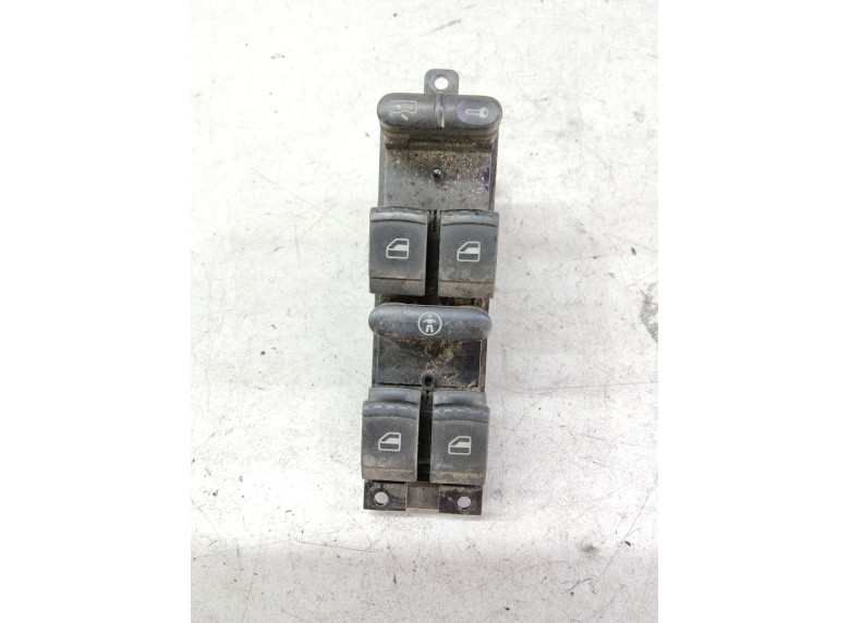 Блок управления стеклоподъемниками к Volkswagen Passat, 2000г.