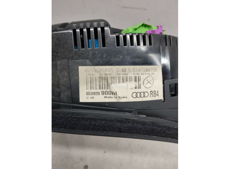 Щиток приборов (приборная панель) к Audi A4, 2005г.