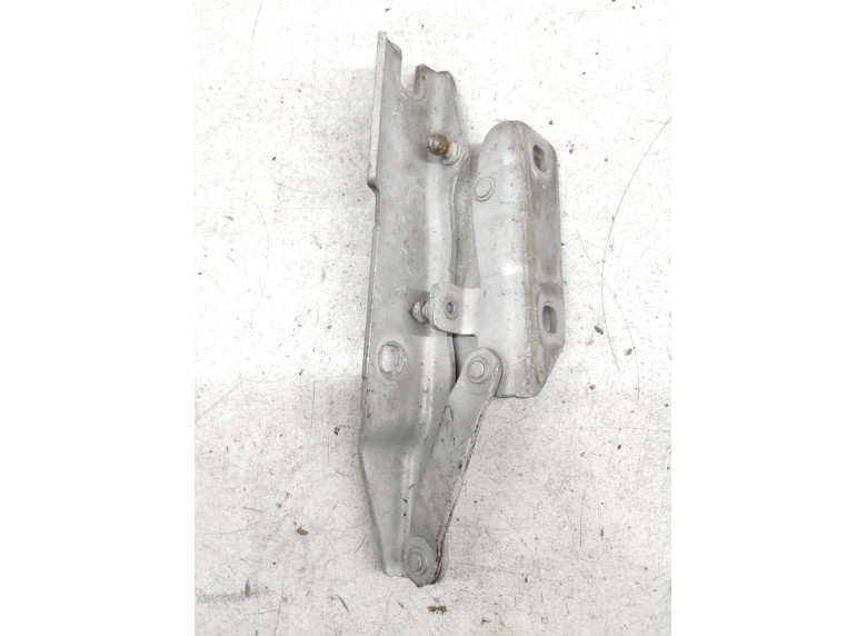 Петля капота левая к BMW 5 E60/E61, 2005г.