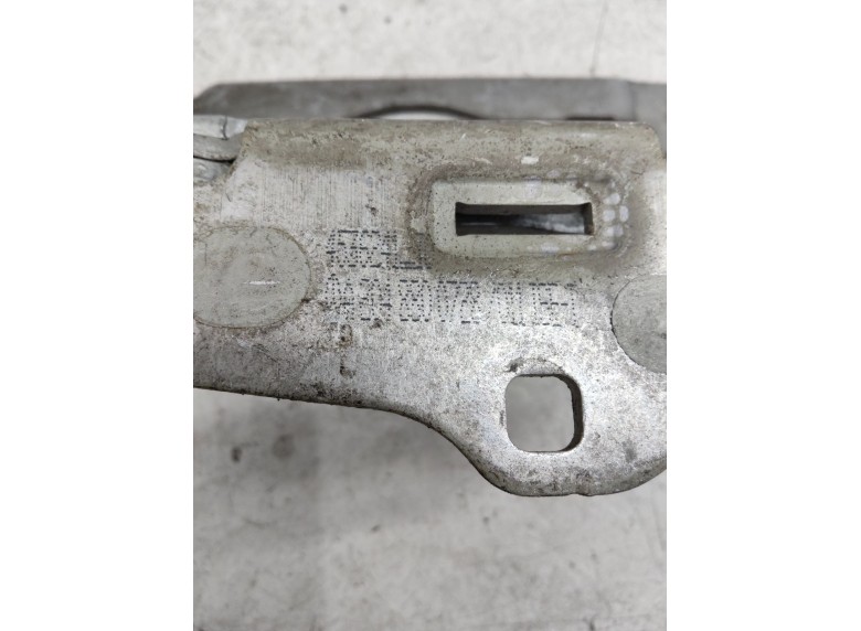 Петля капота левая к Петля капота левая к Mercedes CW204 undefined г. C W204