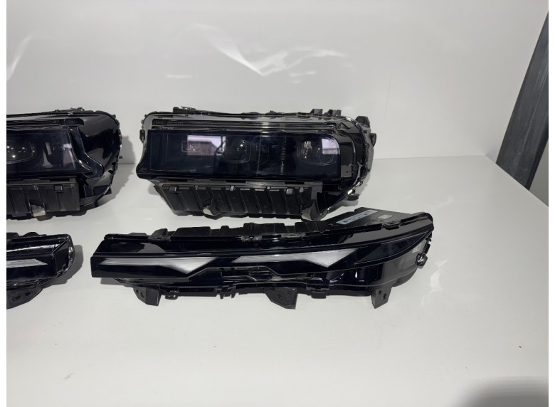 Фара передняя (комплект) к BMW XM G09, 2024г.
