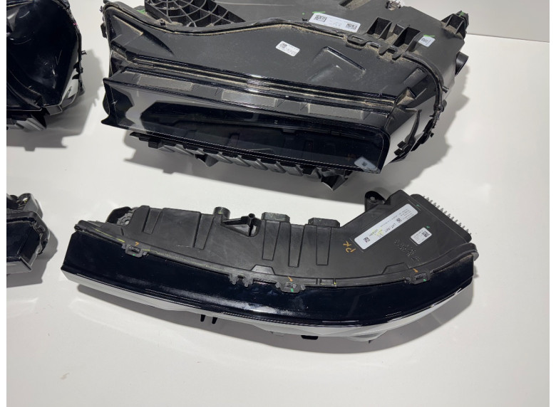 Фара передняя (комплект) к BMW XM G09, 2024г.